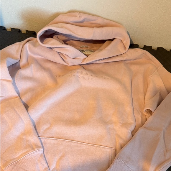 Abercrombie & Fitch Sweaters - Abercrombie & Fitch Soft Pink Fleece Hoodie